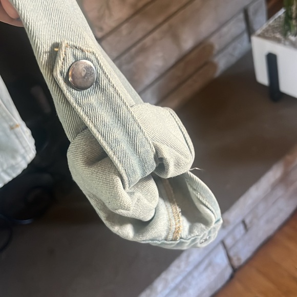 Blu Pepper Jean jacket light wash snap buttons gently used - Picture 2 of 8